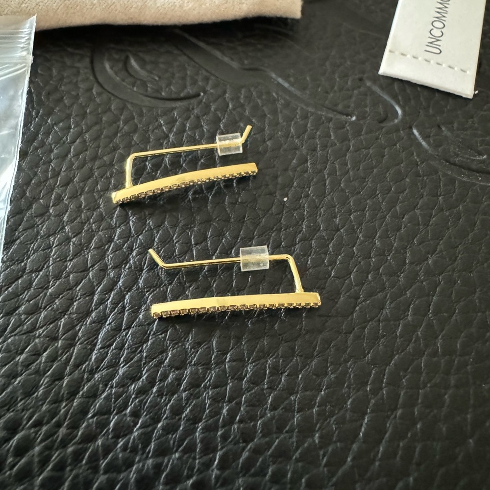 Uncommon James Killer Ear Climbers NWOT - Picture 5 of 7